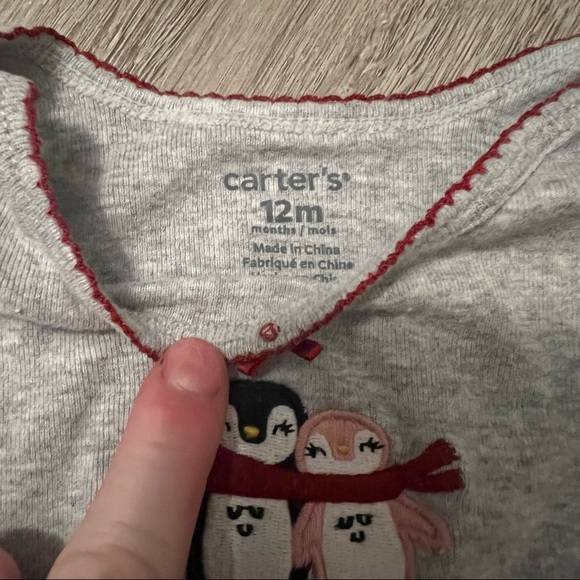 Carter’s grey penguin onesie size 12 months - Picture 3 of 3